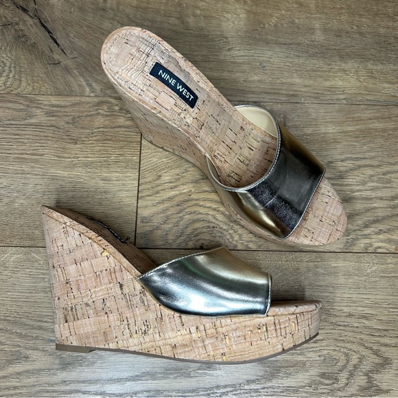 Nine West Herden3 cork wedge heel with gold - Size 7.5 - Picture 1 of 8